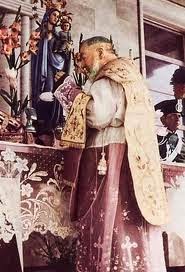 Padre Pio celebra visibile manipolo